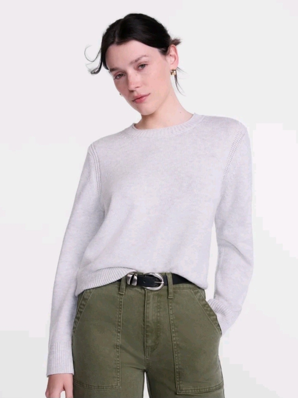 Light Gray Crewneck Sweater — Classic Everyday Pullover